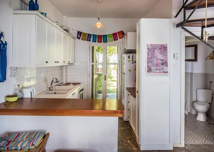 Mola By Halu! Mola Kalyva